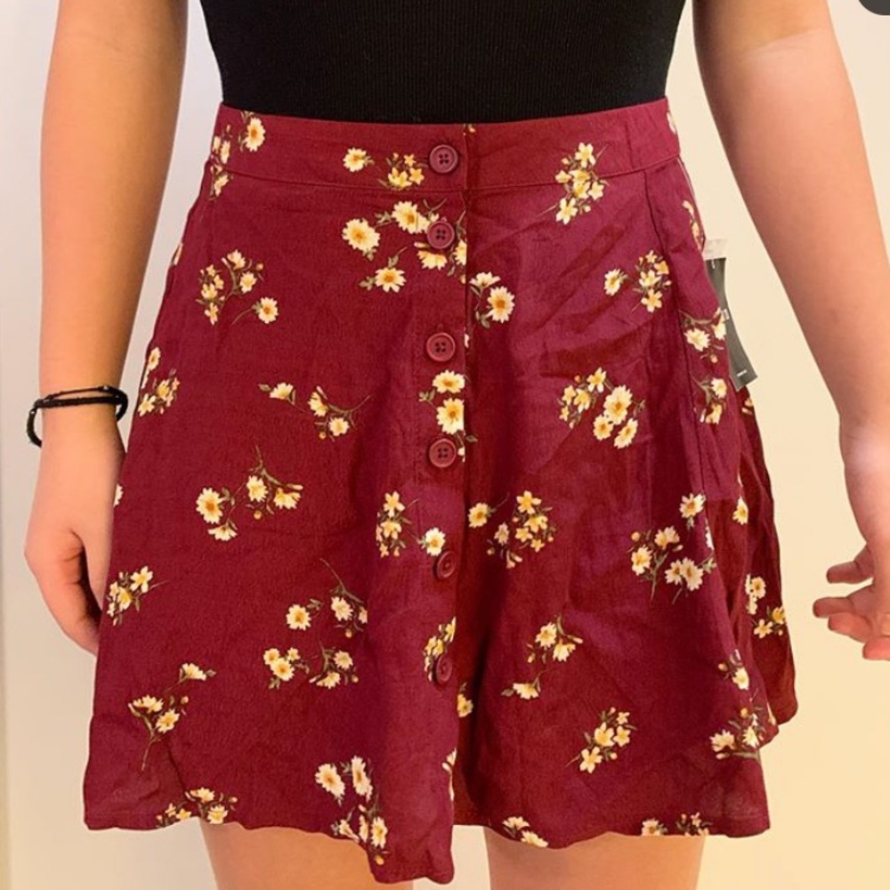 NEW WITH TAGS burgundy floral skirt